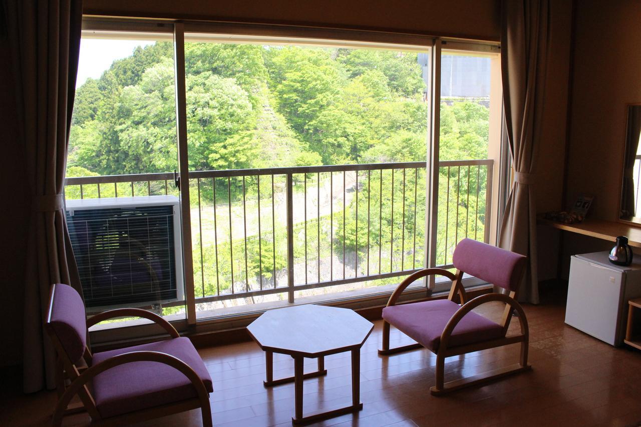 土湯温泉 やすらぎの宿 向瀧旅館 Fukushima  Exterior photo